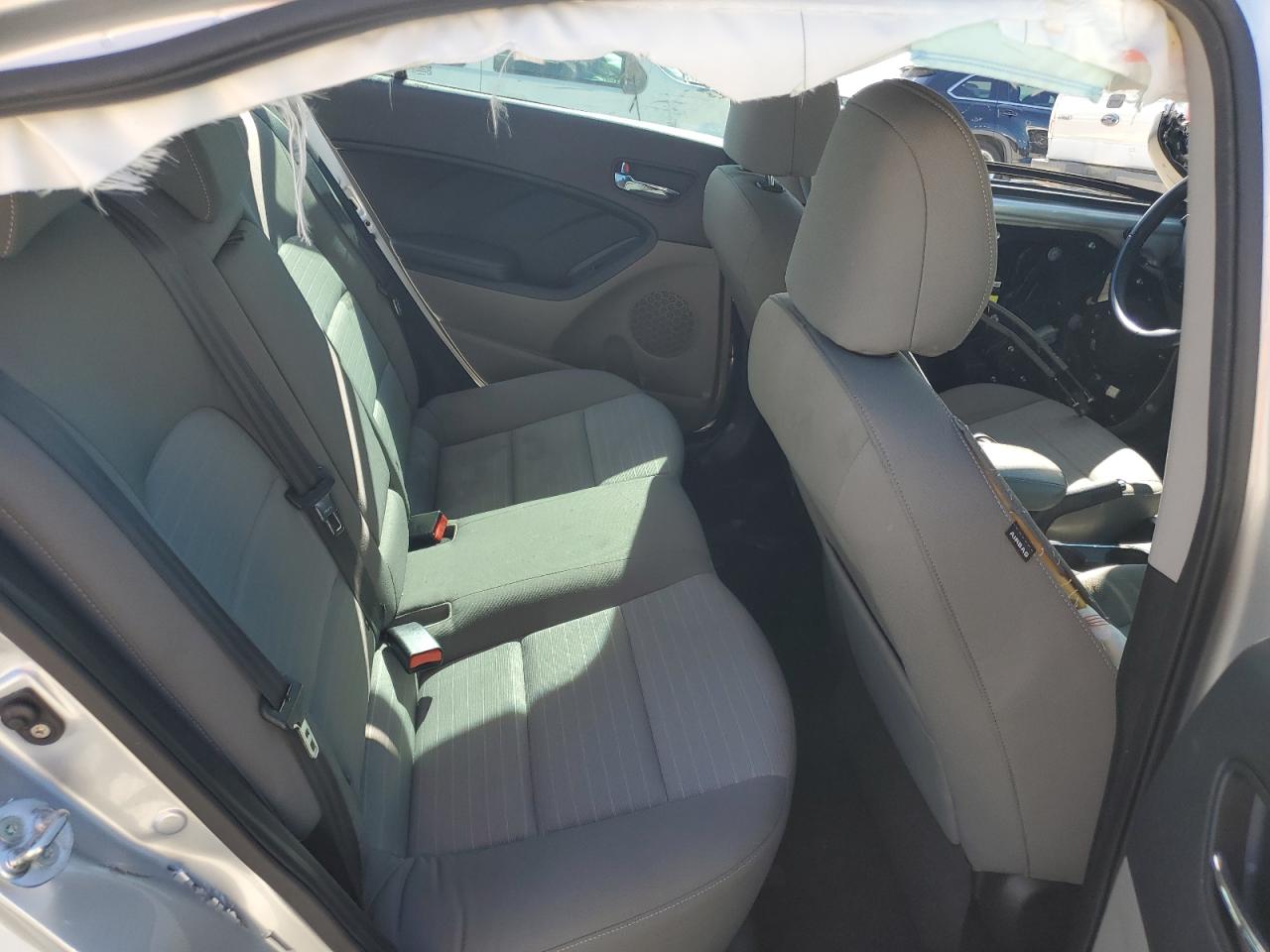 2014 Kia Forte - Image 11