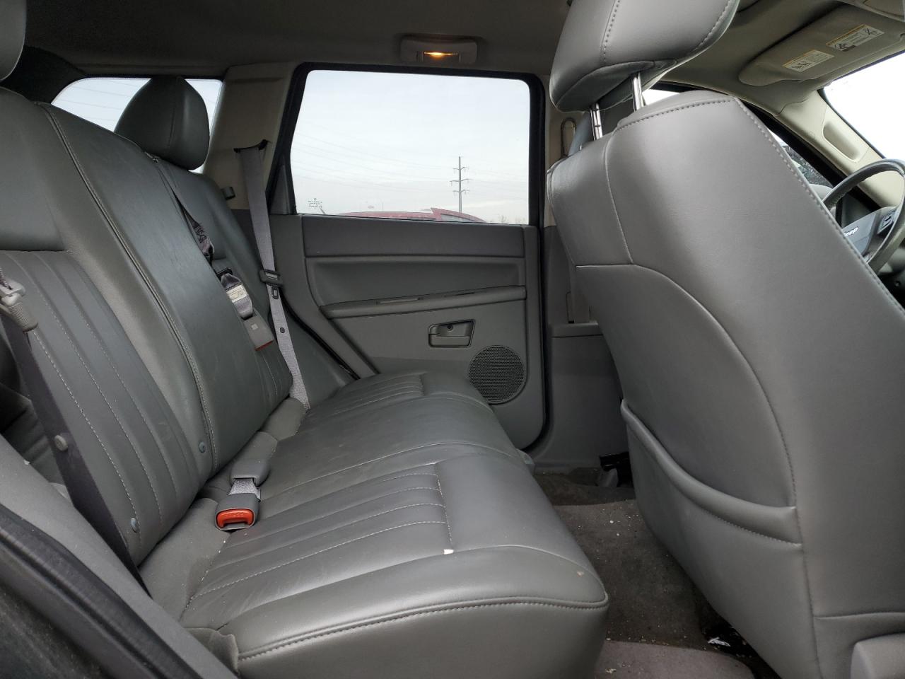 2007 Jeep Grand Cherokee - Image 11