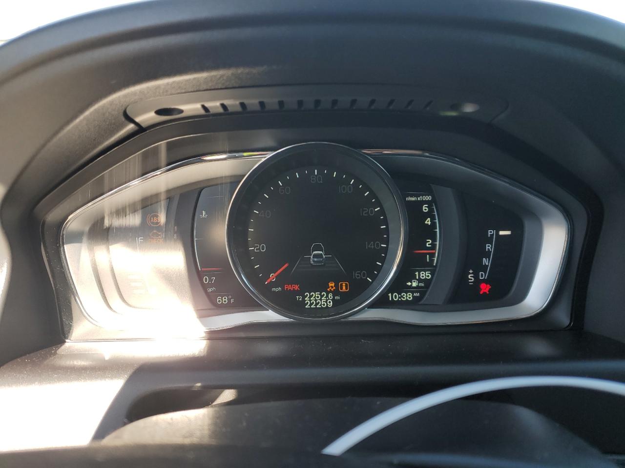 2016 Volvo XC60 - Image 9