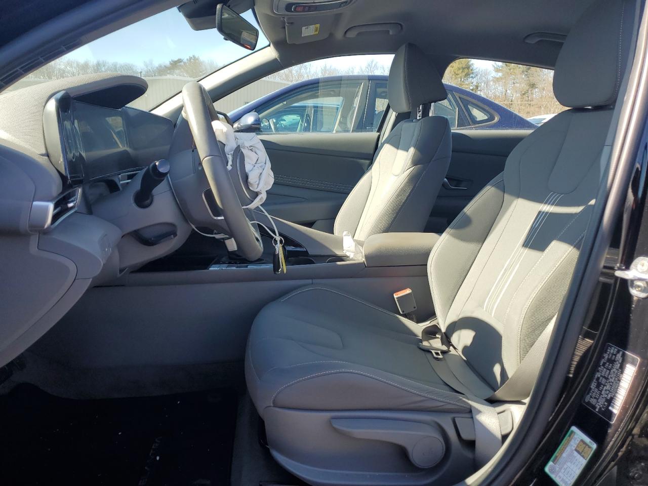 2023 Hyundai Elantra - Image 7