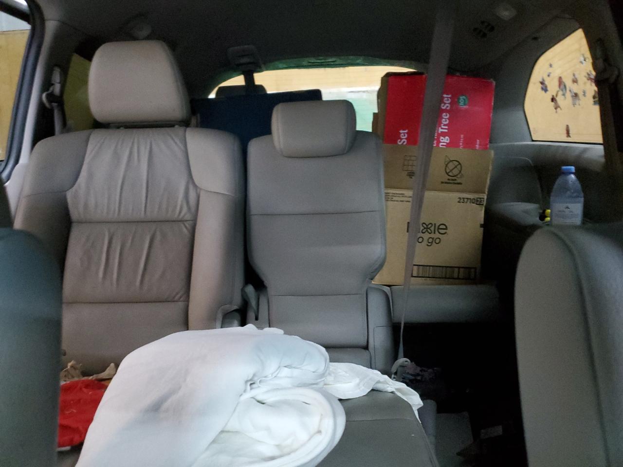 2011 Honda Odyssey - Image 10