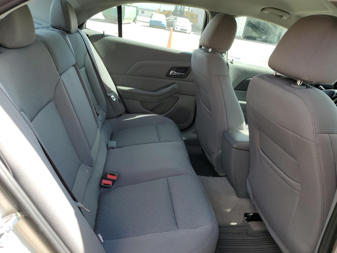 2015 Chevrolet Malibu - Image 10