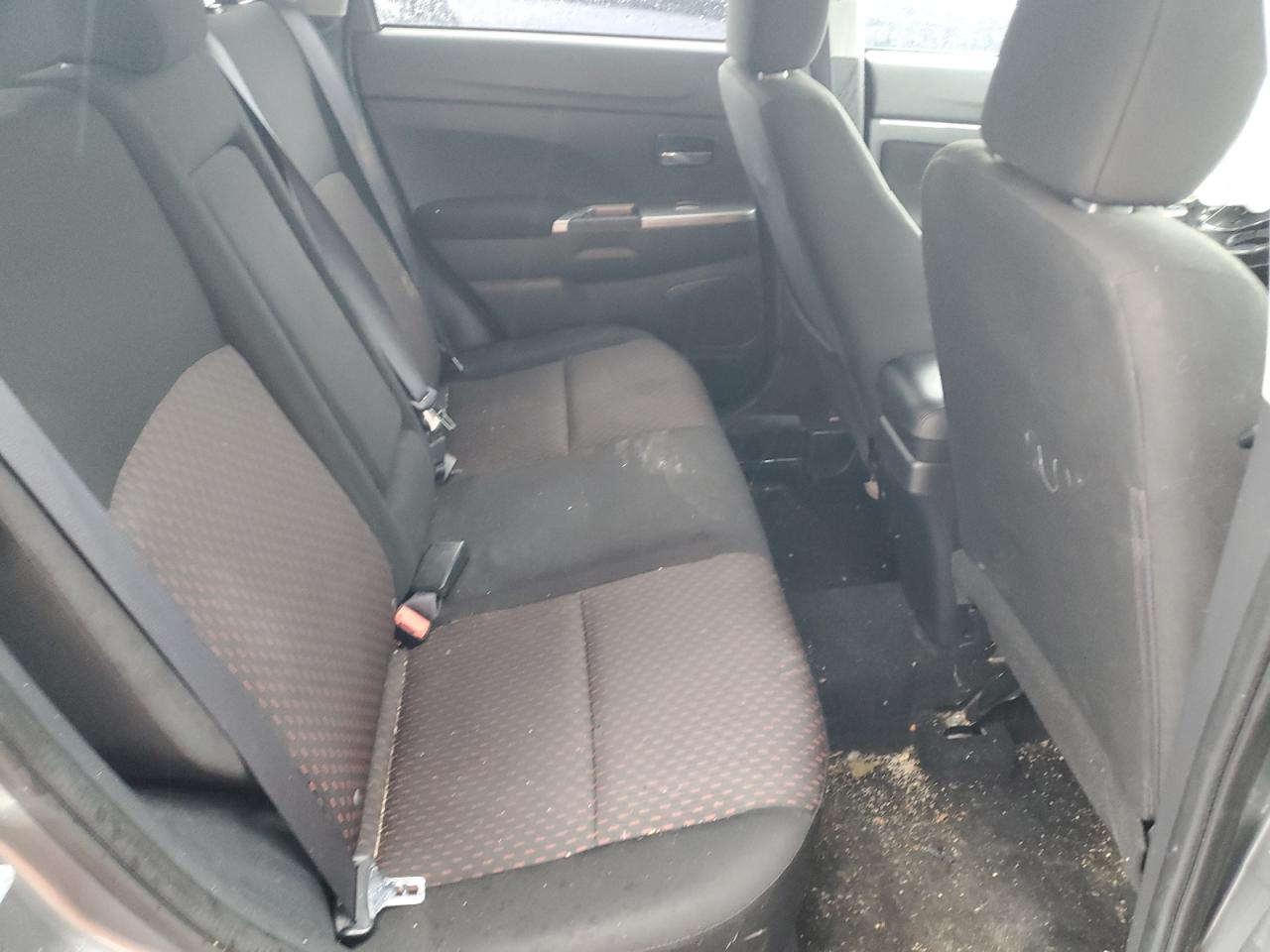 2019 Mitsubishi Outlander - Image 11