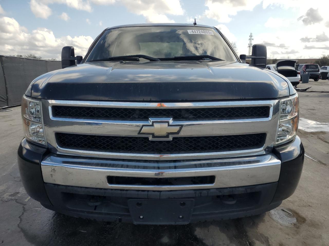 2009 Chevrolet Silverado - Image 5