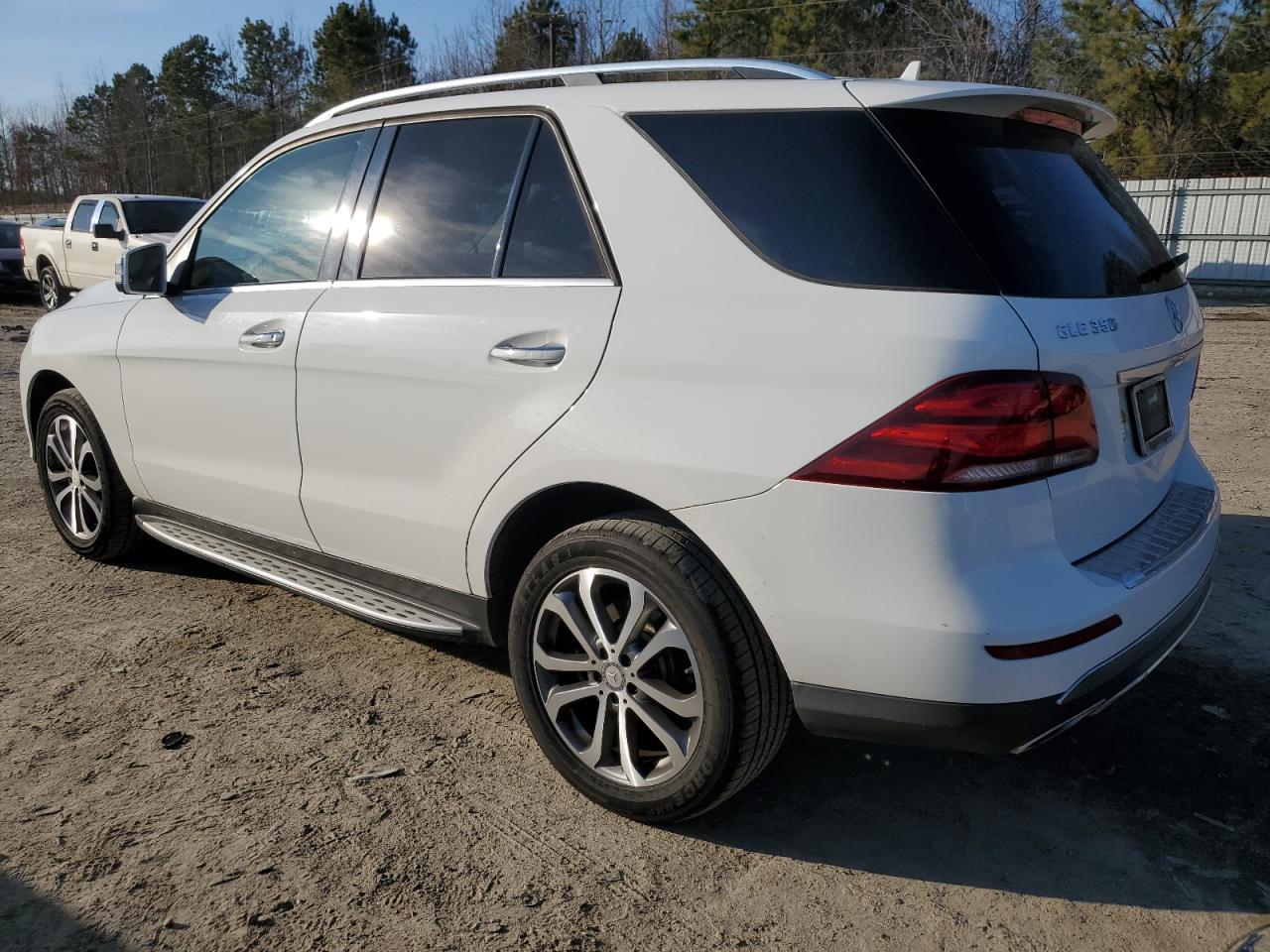 2016 Mercedes-Benz GLE - Image 2