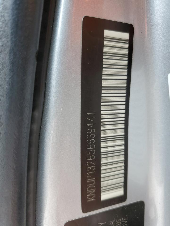 2005 Kia Sedona - Image 13