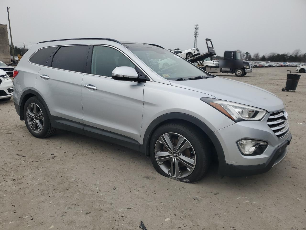 2015 Hyundai Santa Fe - Image 4