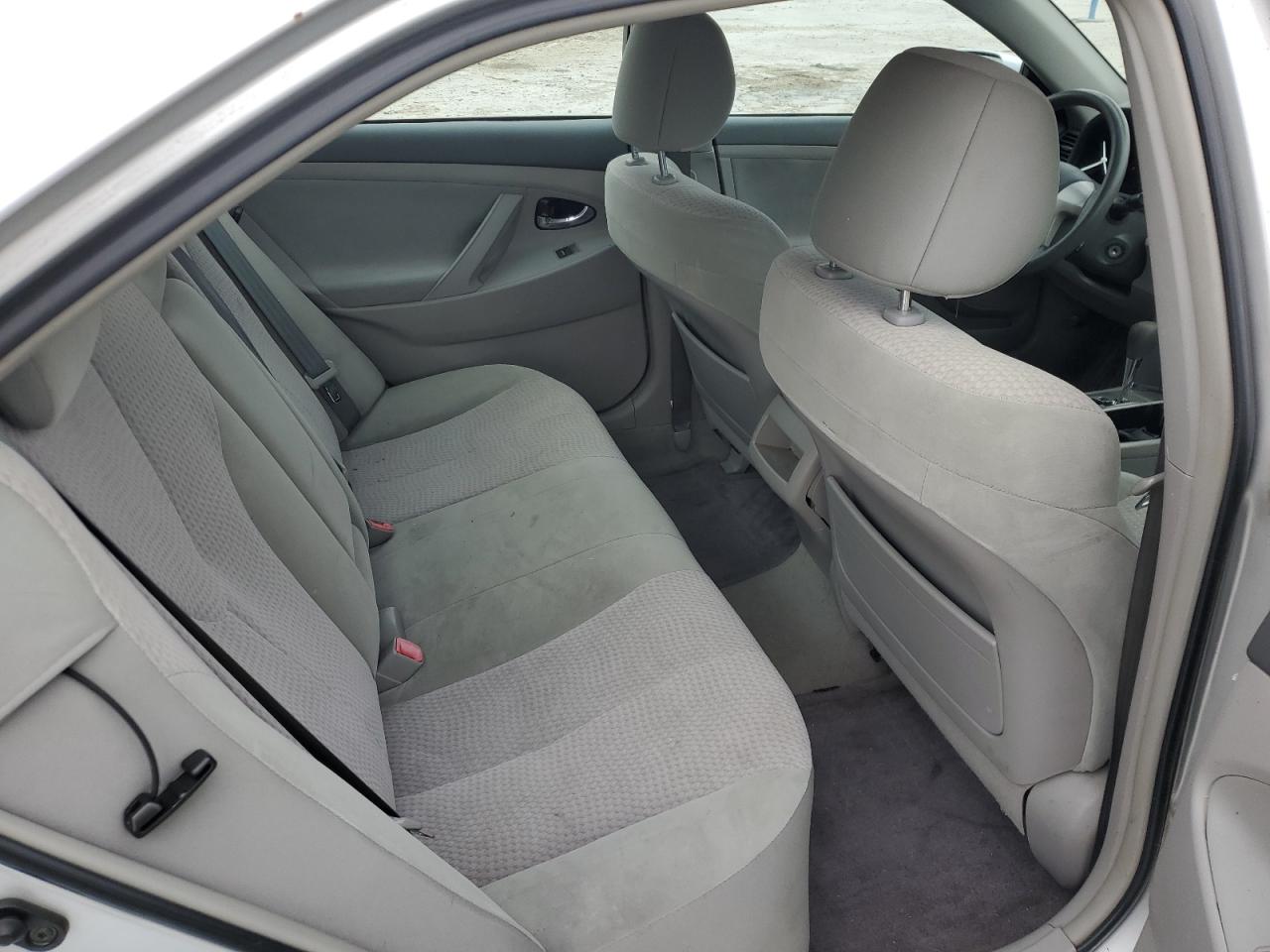 2011 Toyota Camry - Image 10