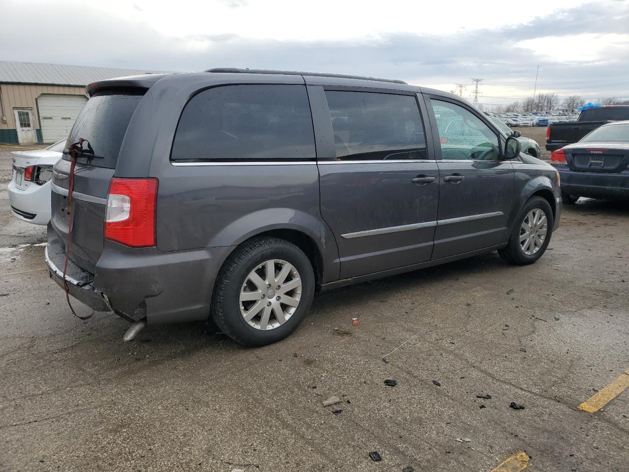 2015 Chrysler Town & Country - Image 3