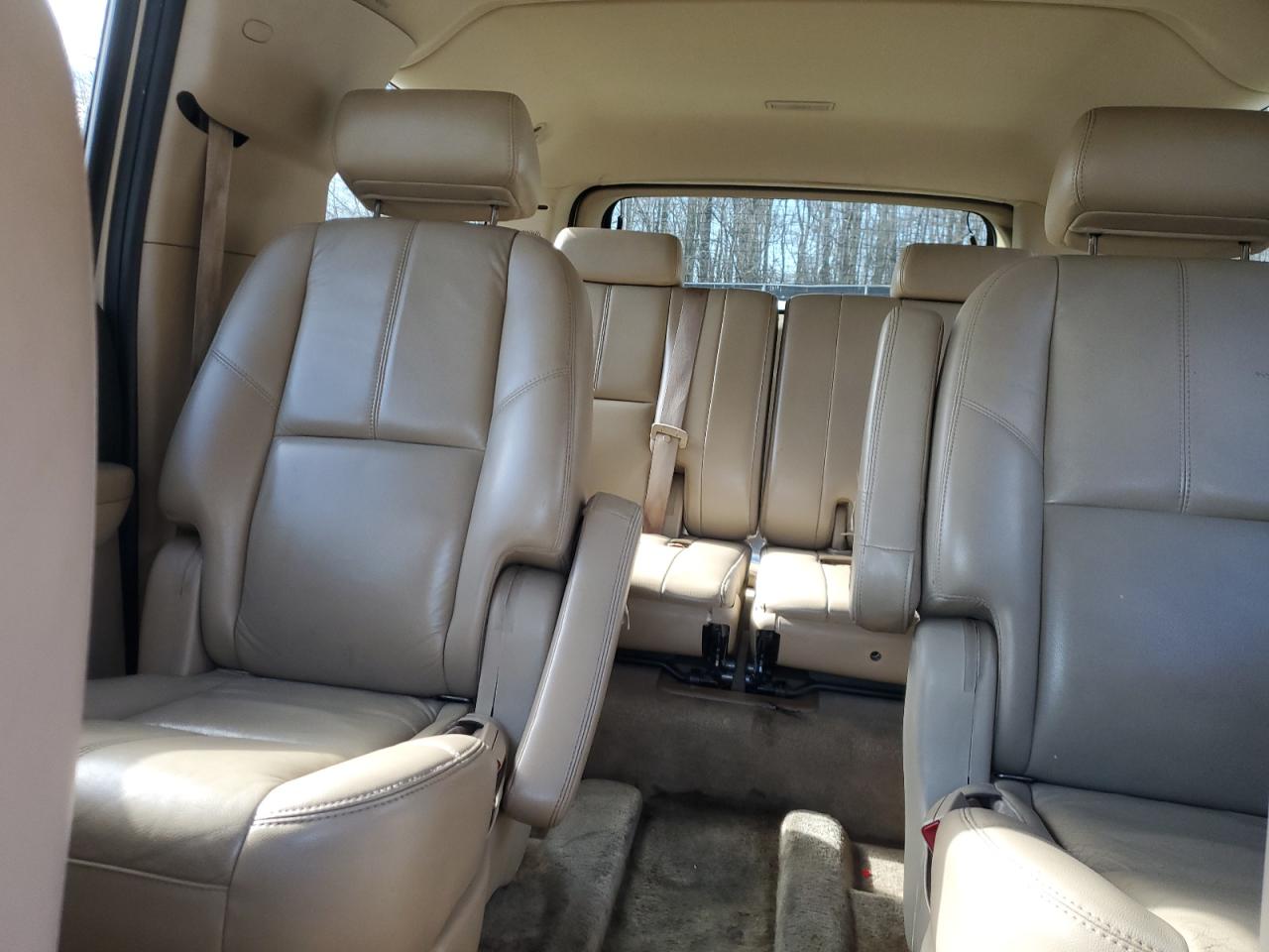 2007 Chevrolet Suburban - Image 10
