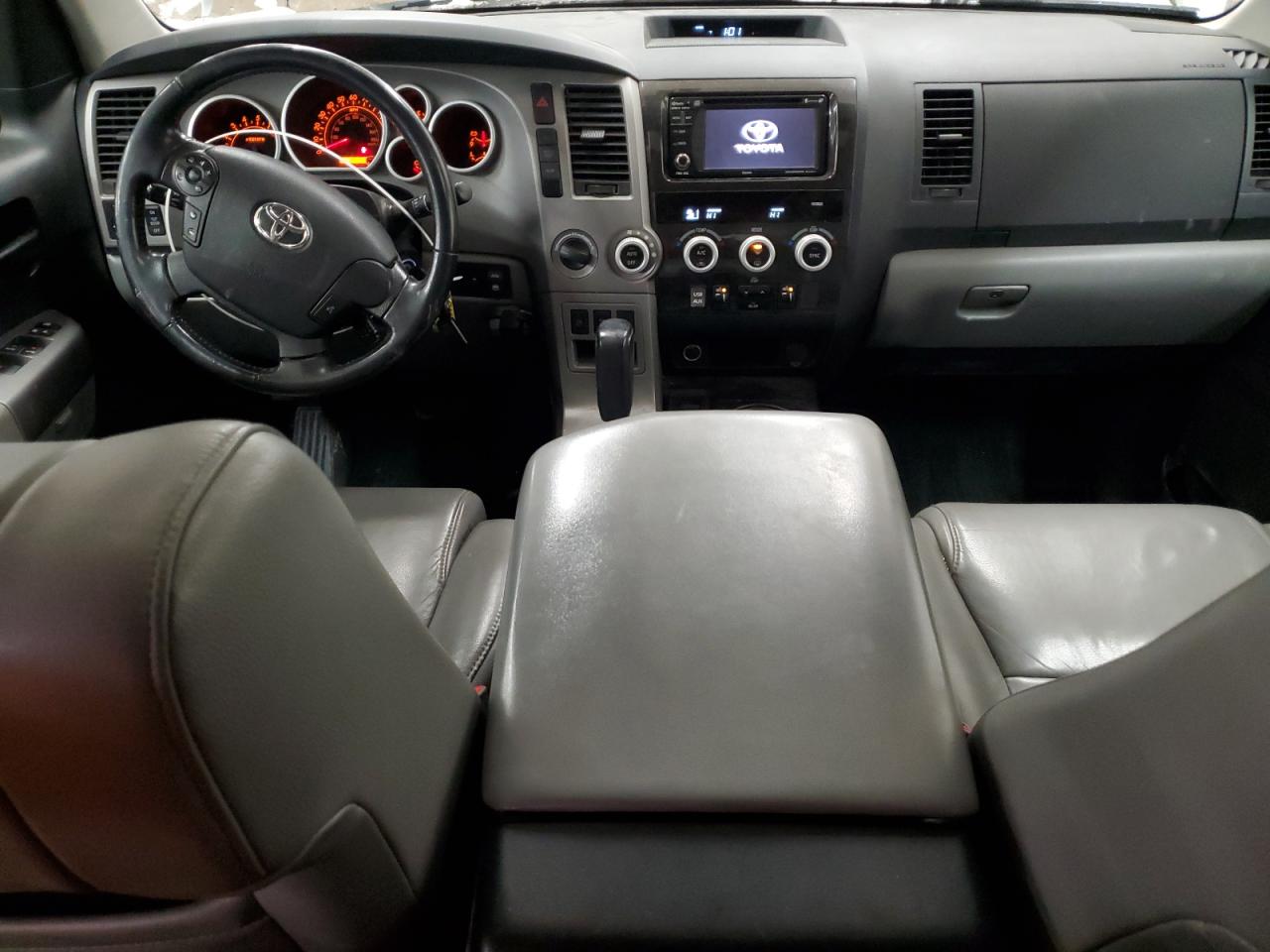 2013 Toyota Sequoia - Image 8