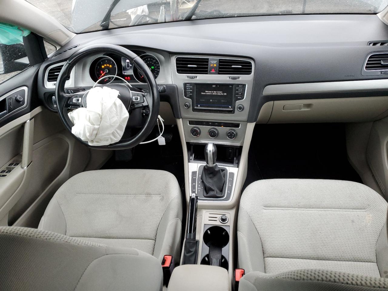 2017 Volkswagen Golf - Image 8