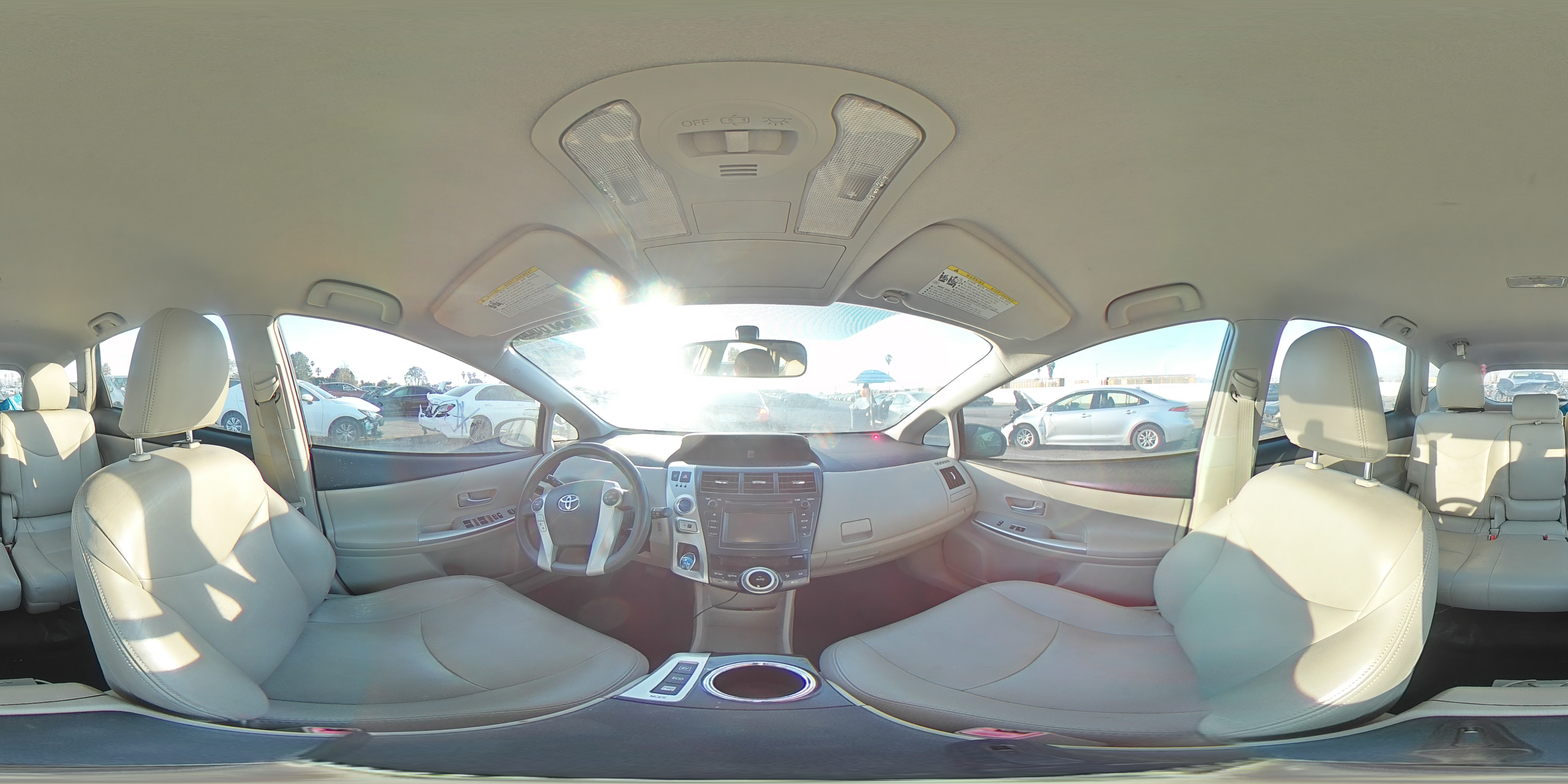 2013 Toyota Prius - Image 13