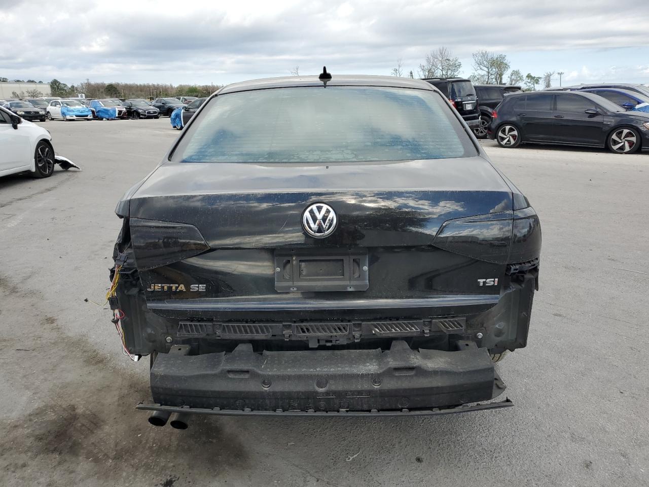 2015 Volkswagen Jetta - Image 6