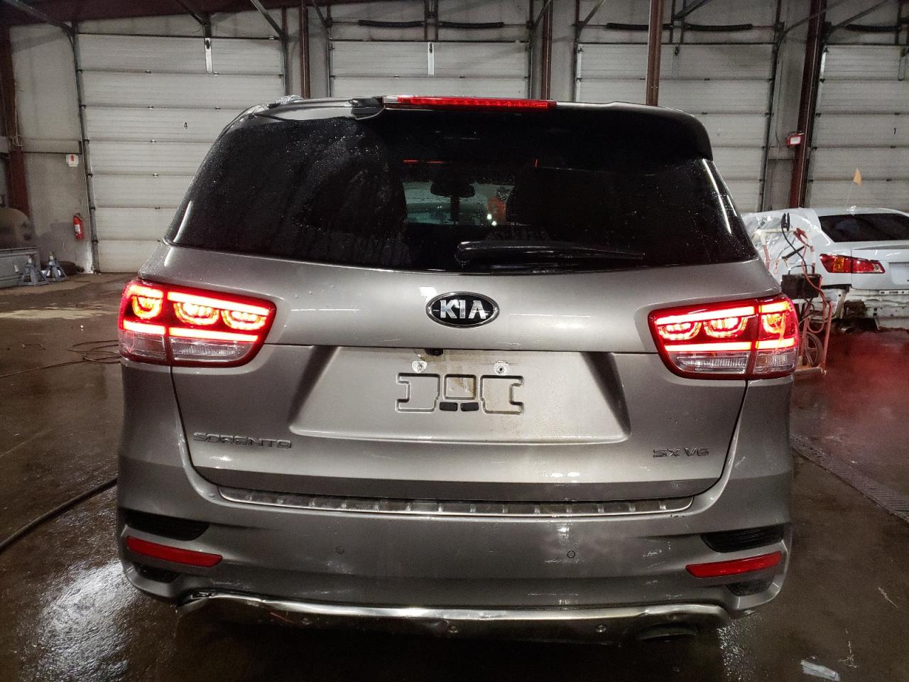 2018 Kia Sorento - Image 6