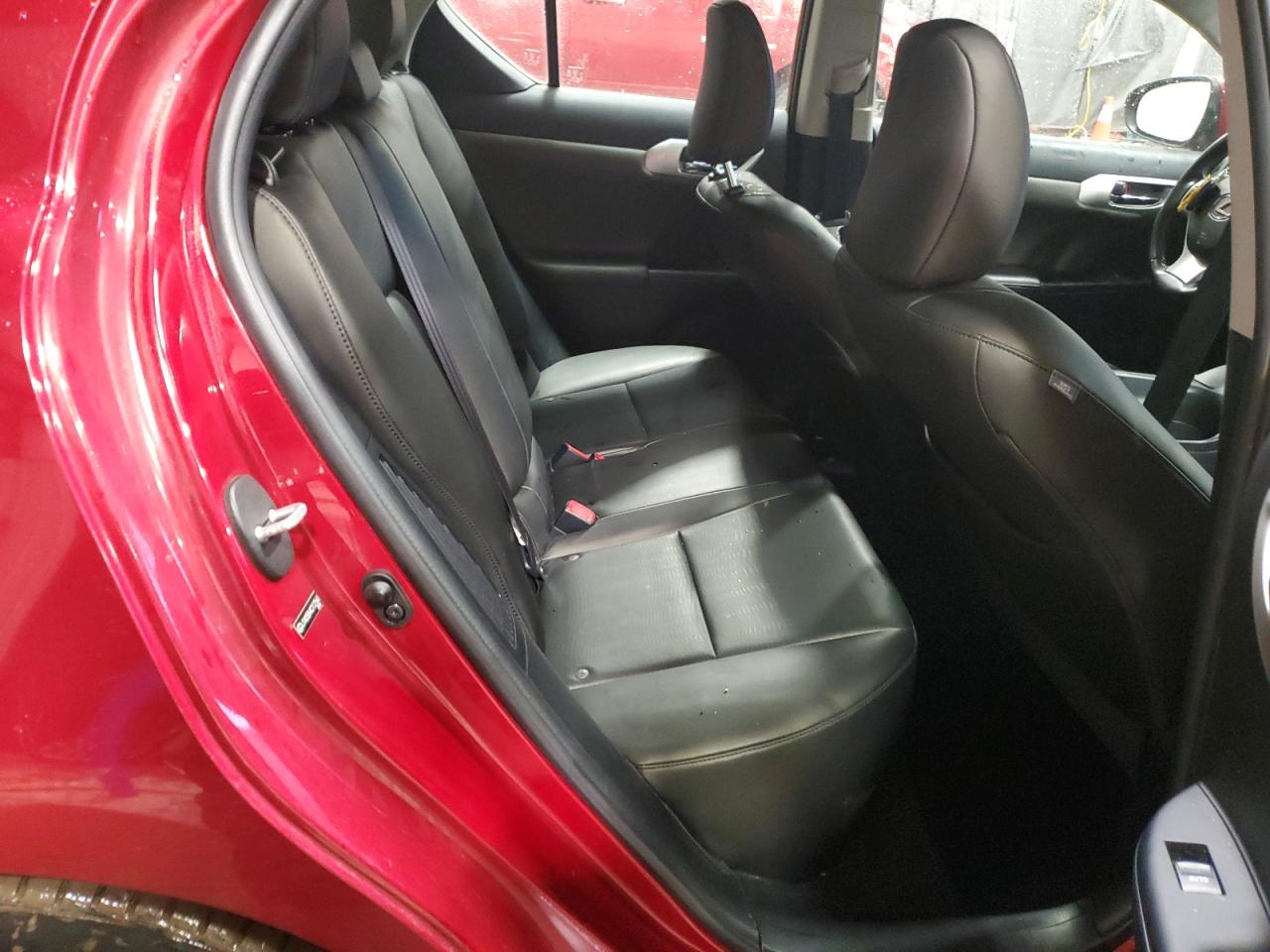 2012 Lexus CT - Image 10