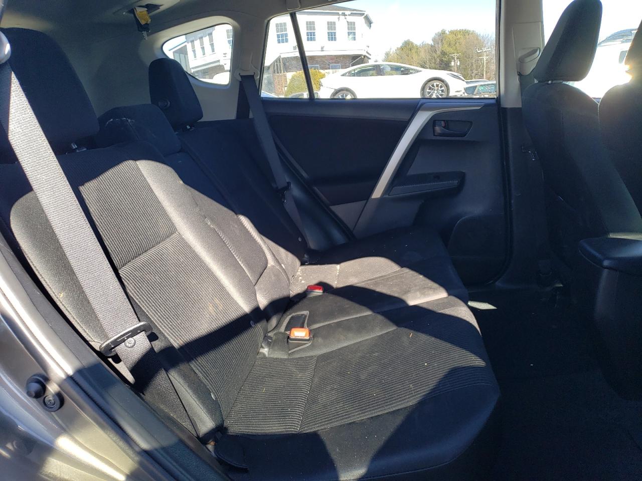 2014 Toyota RAV 4 - Image 11