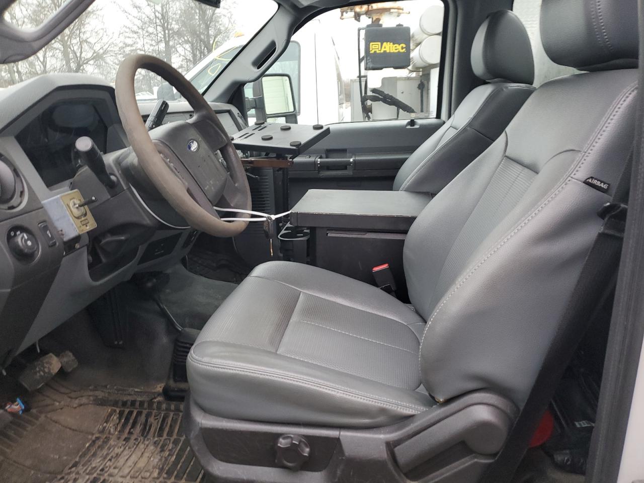 2013 Ford F250 - Image 7