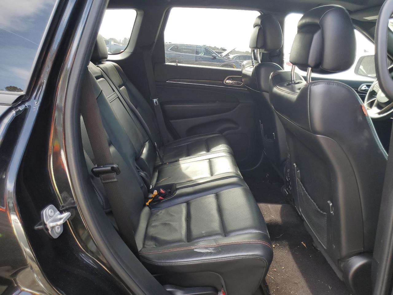 2016 Jeep Grand Cherokee - Image 11