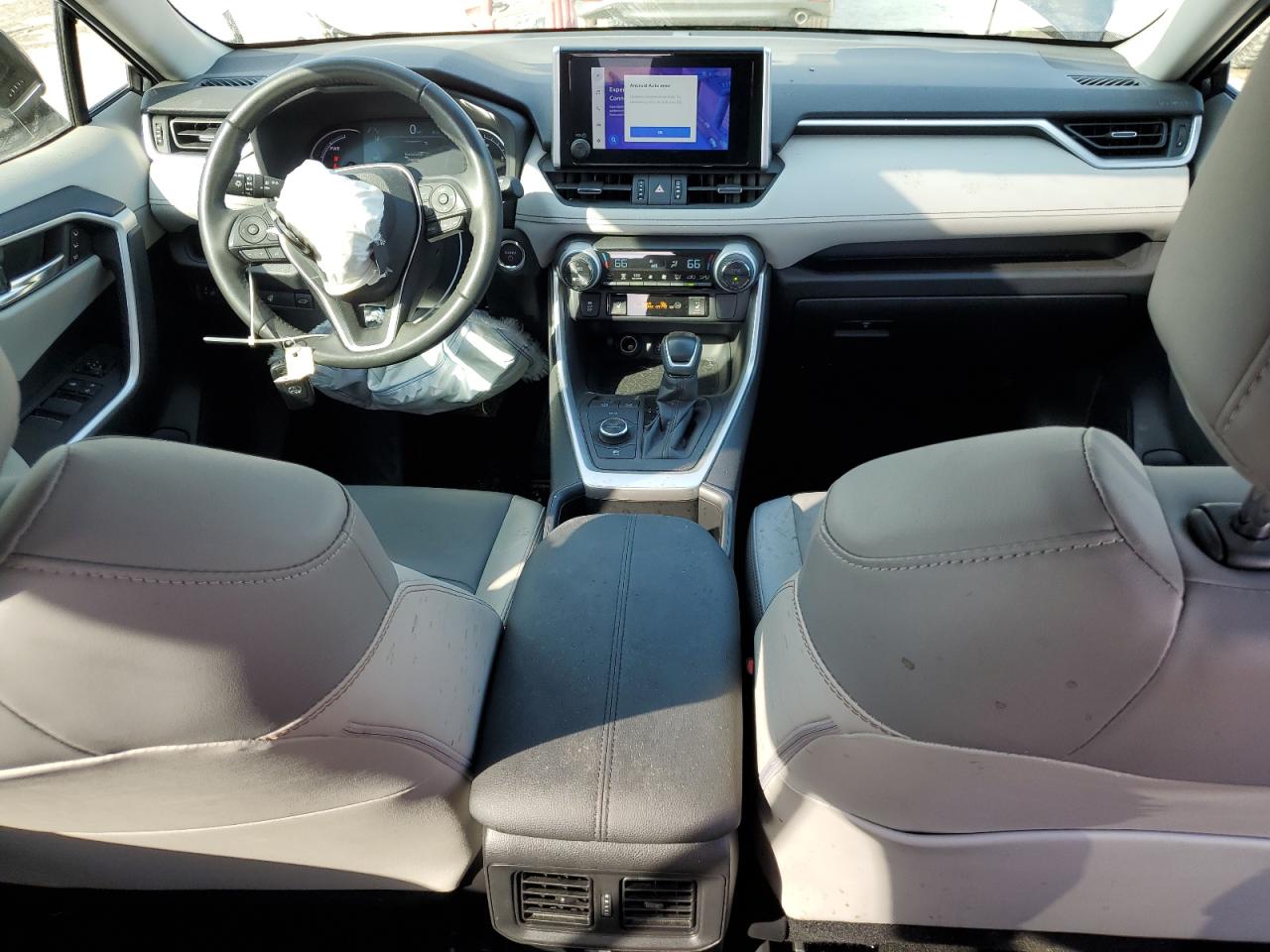 2024 Toyota RAV 4 - Image 8