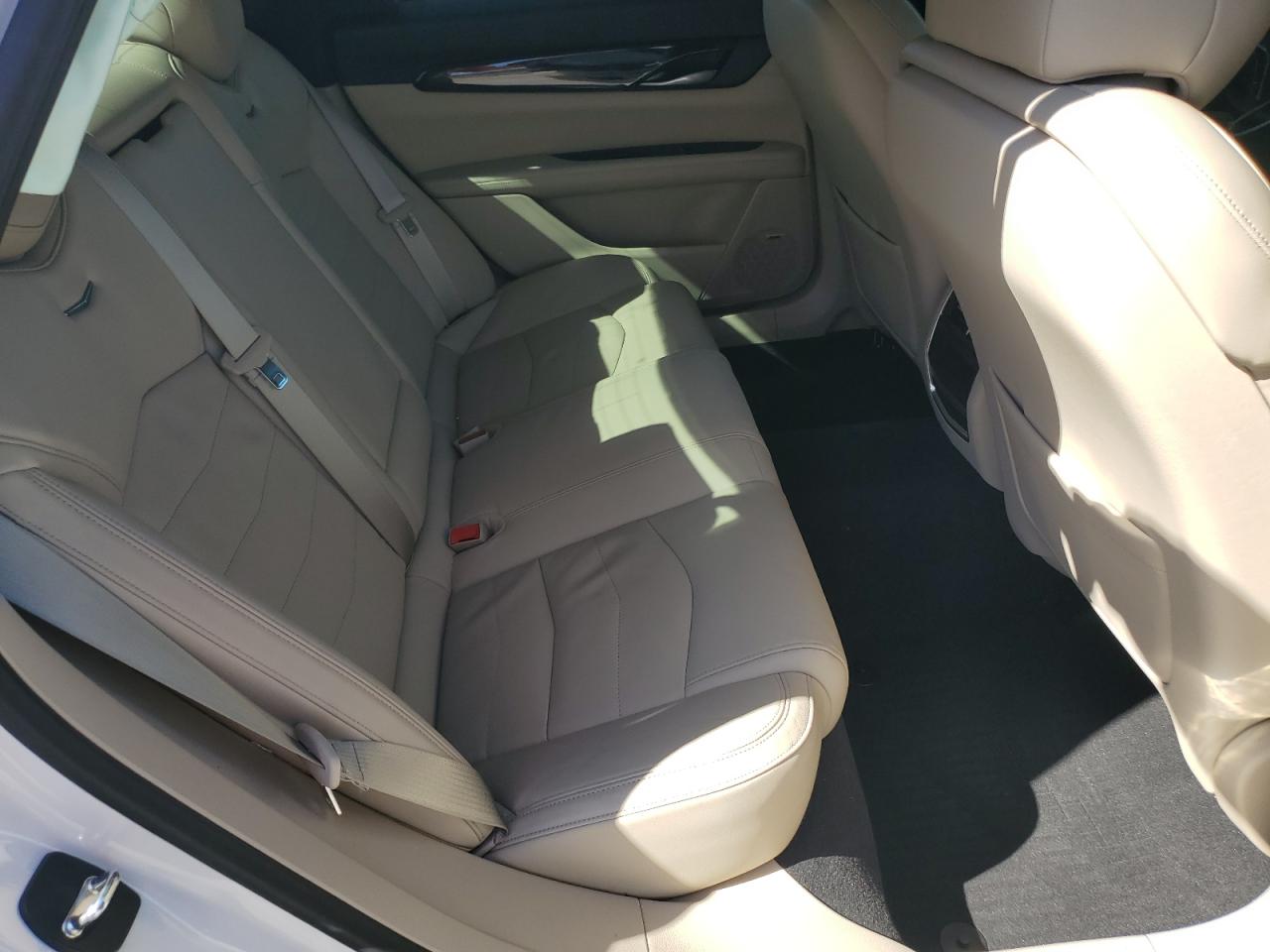 2017 Cadillac CT6 - Image 10