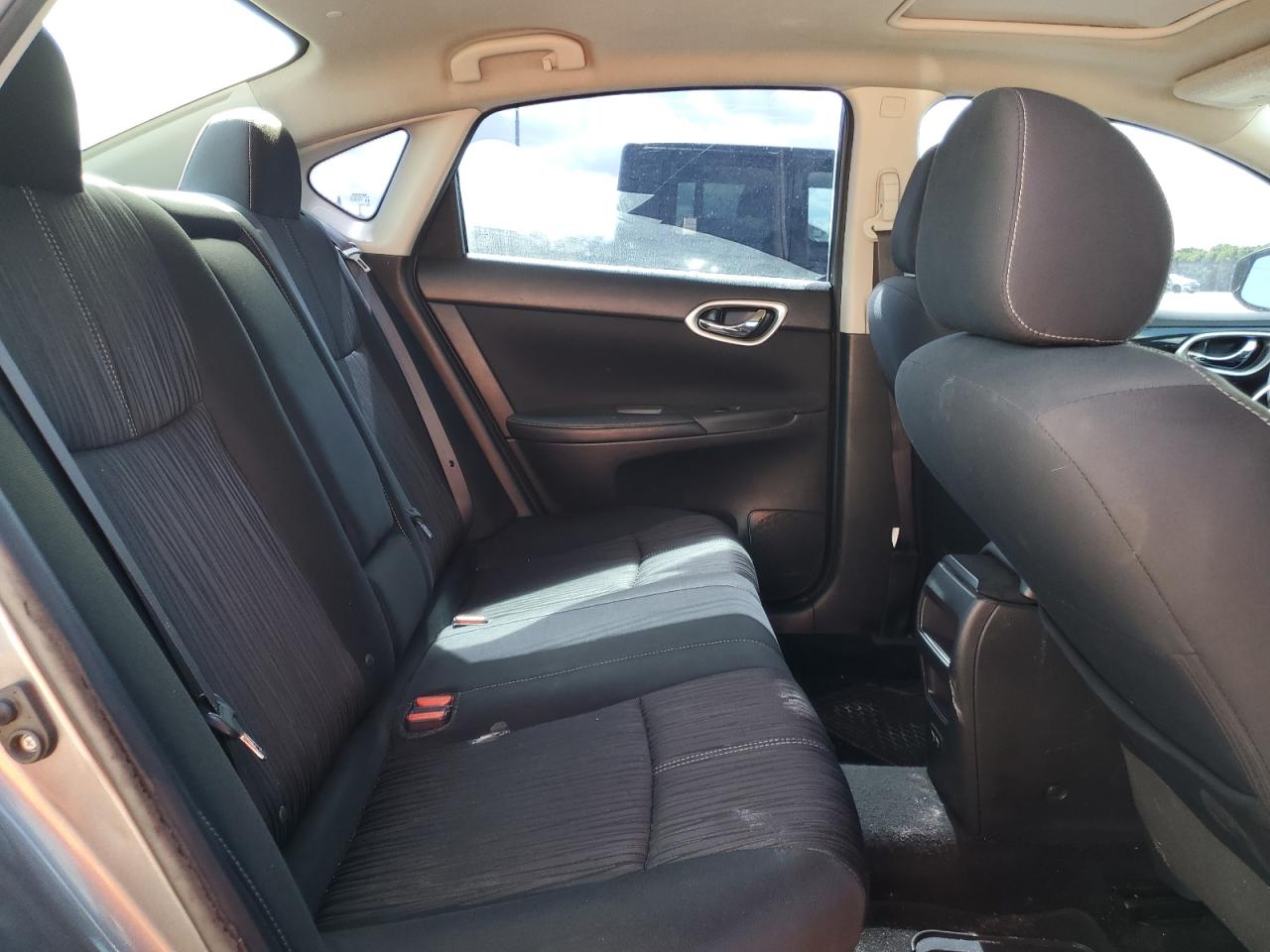2017 Nissan Sentra - Image 10