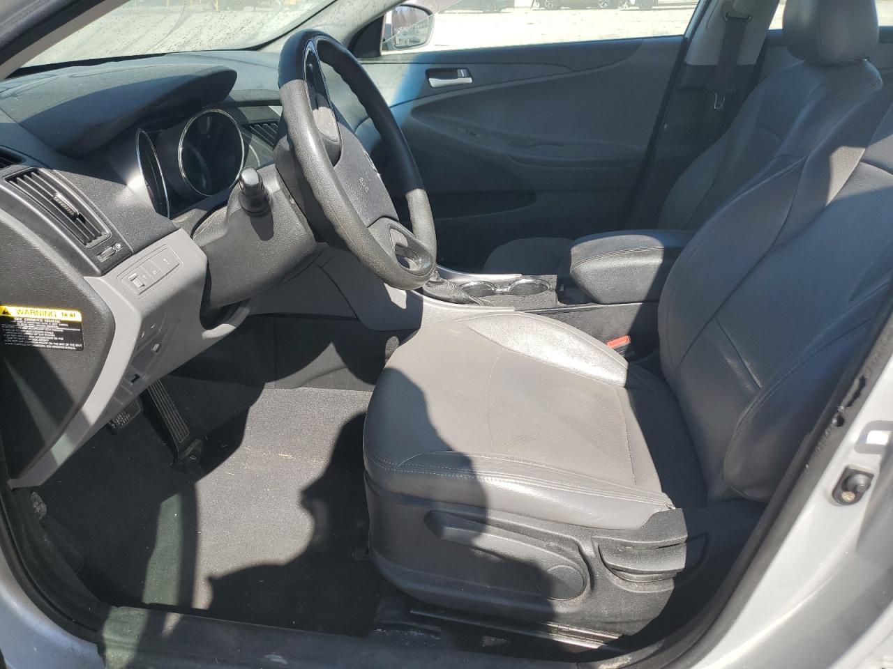 2011 Hyundai Sonata - Image 7