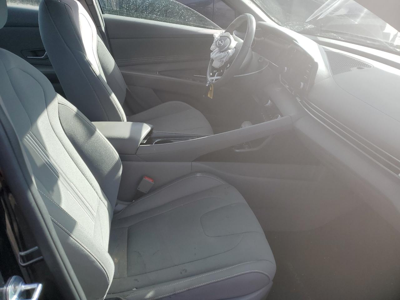 2021 Hyundai Elantra - Image 7