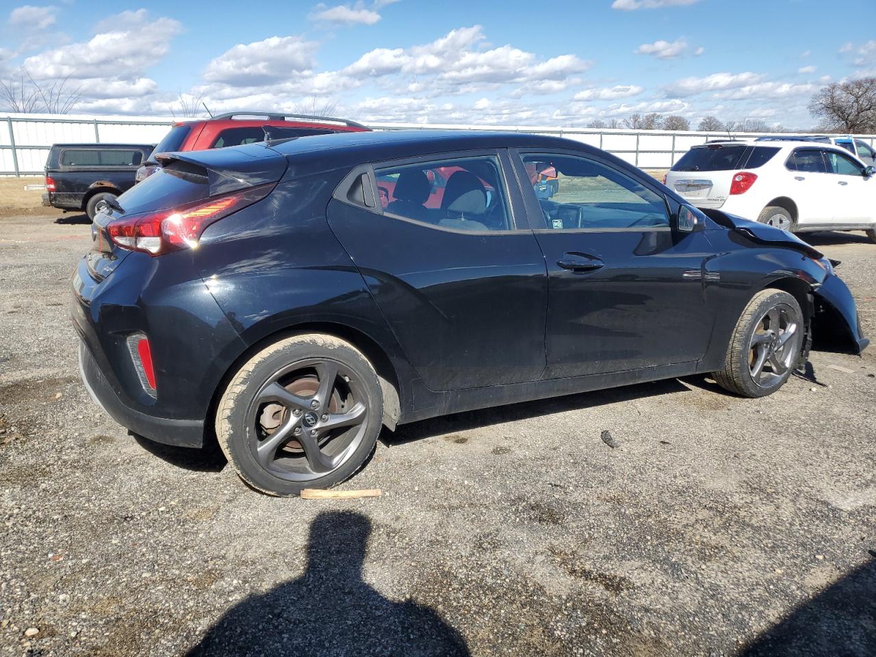 2019 Hyundai Veloster - Image 3