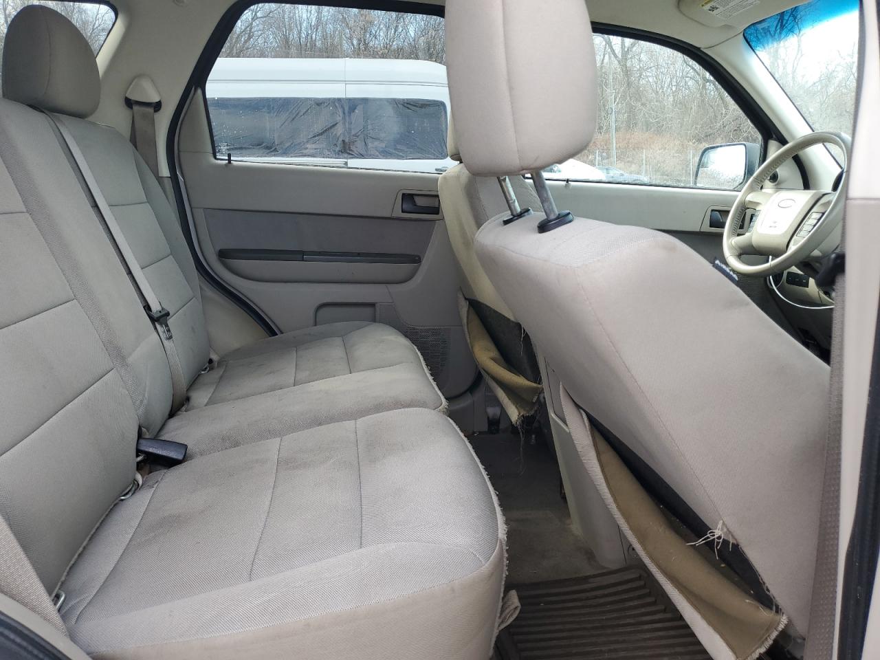 2010 Ford Escape - Image 11