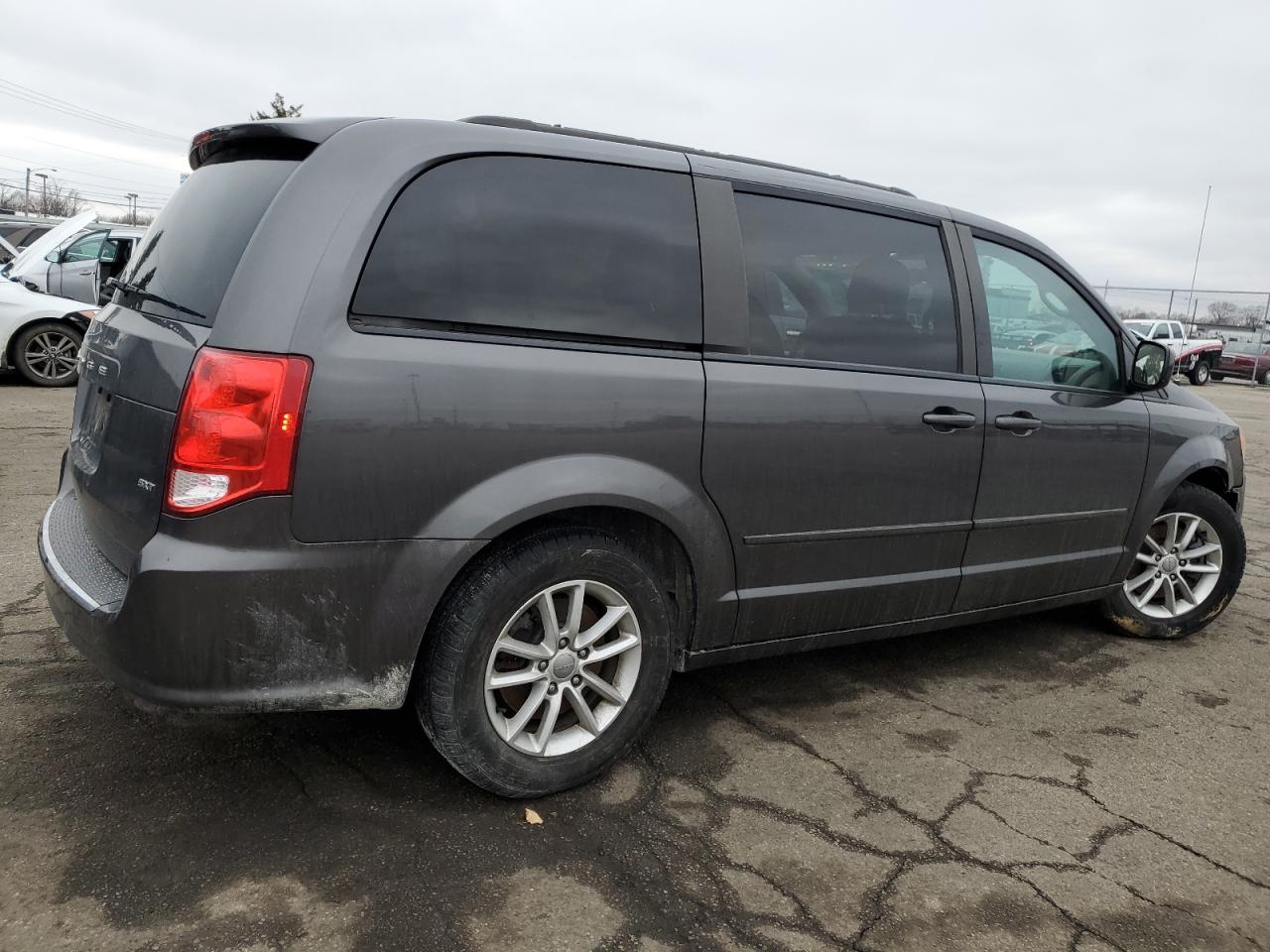 2016 Dodge Caravan - Image 3
