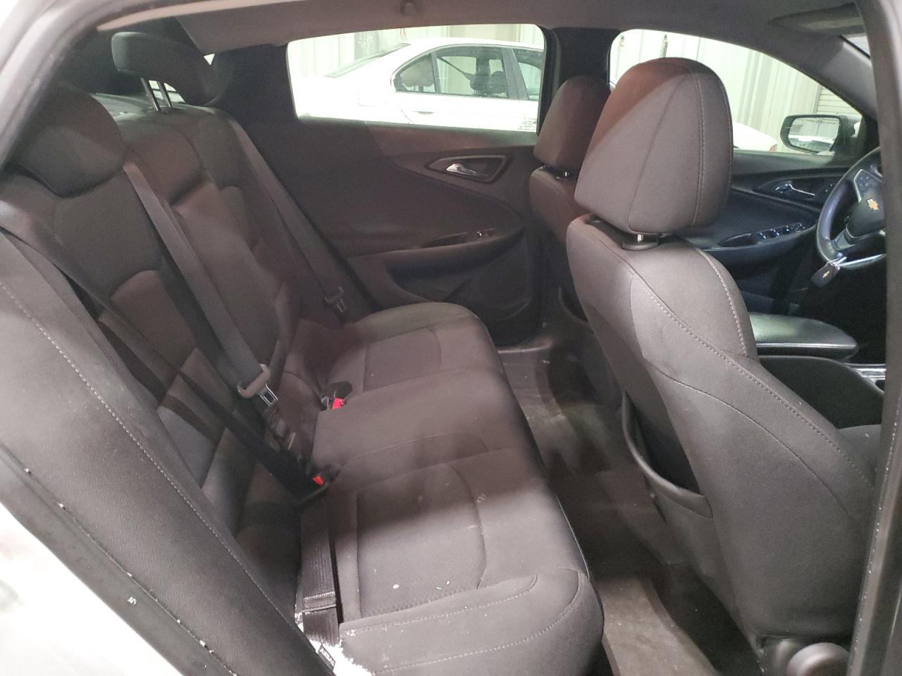 2018 Chevrolet Malibu - Image 10