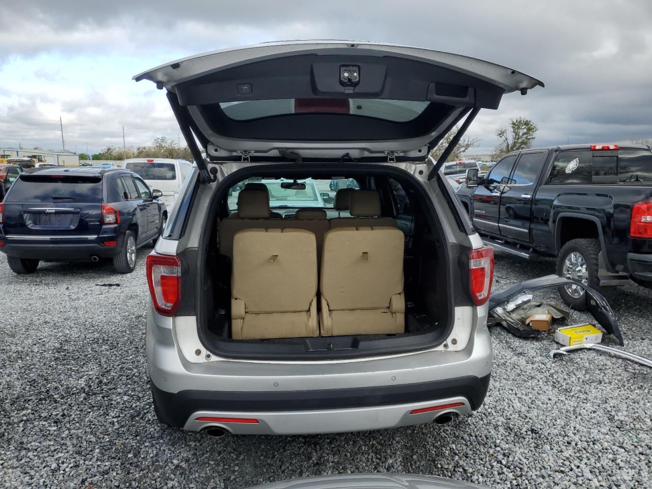 2017 Ford Explorer - Image 6