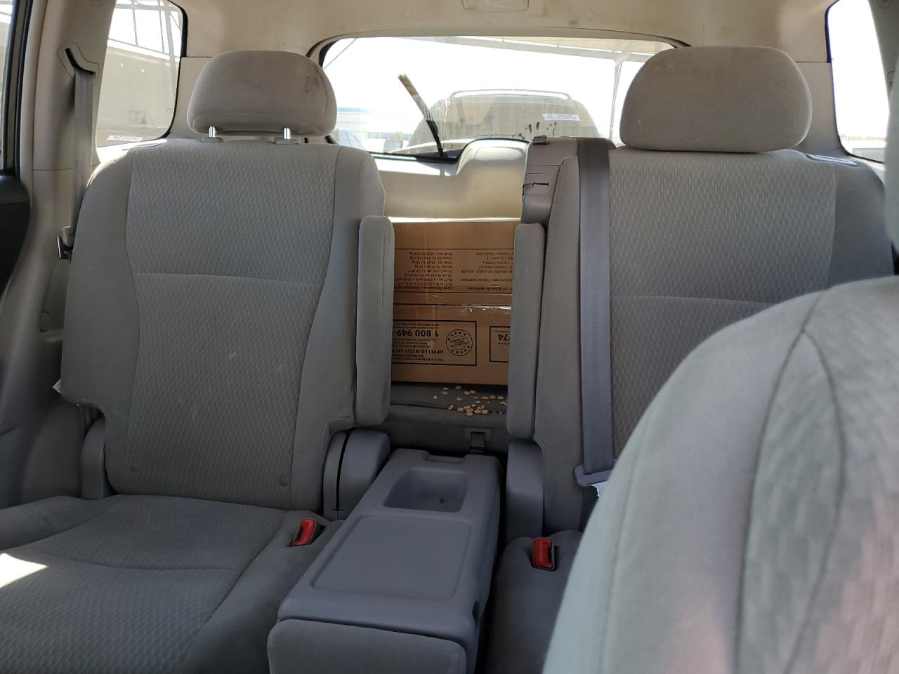 2010 Toyota Highlander - Image 10