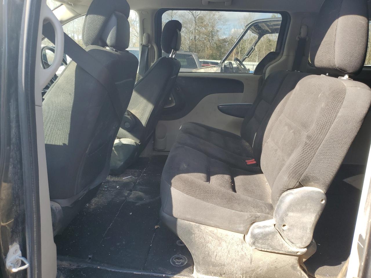 2018 Dodge Caravan - Image 11