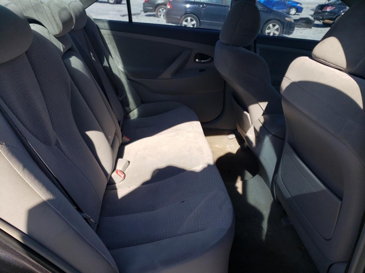 2011 Toyota Camry - Image 10
