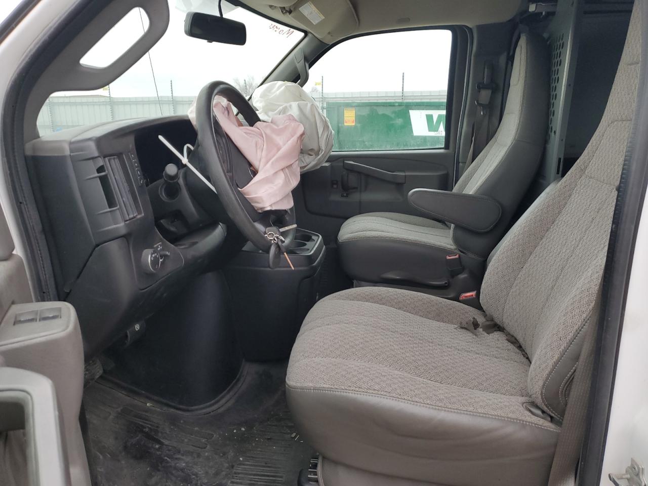 2016 Chevrolet Express - Image 7