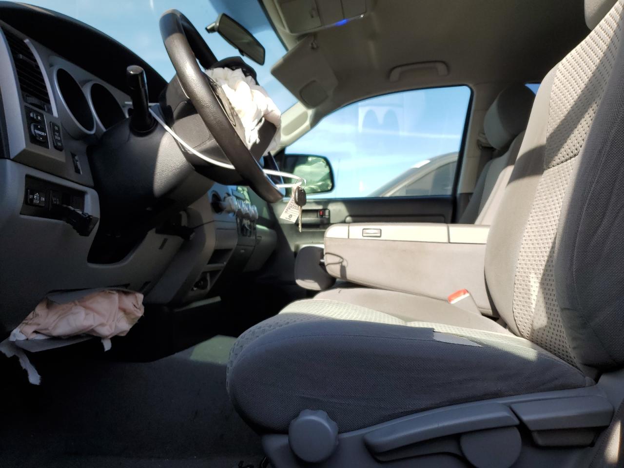 2010 Toyota Tundra - Image 7