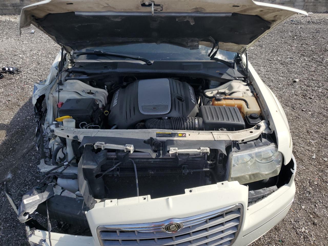 2008 Chrysler 300 - Image 11