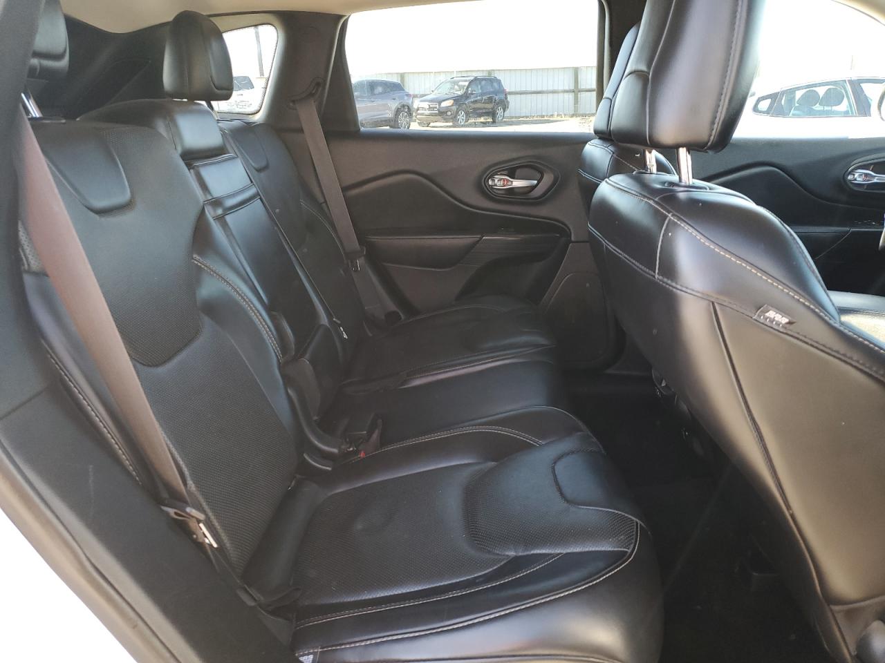 2016 Jeep Grand Cherokee - Image 11