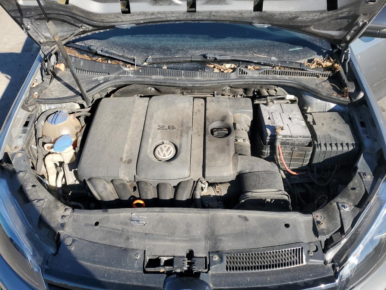 2010 Volkswagen Golf - Image 11