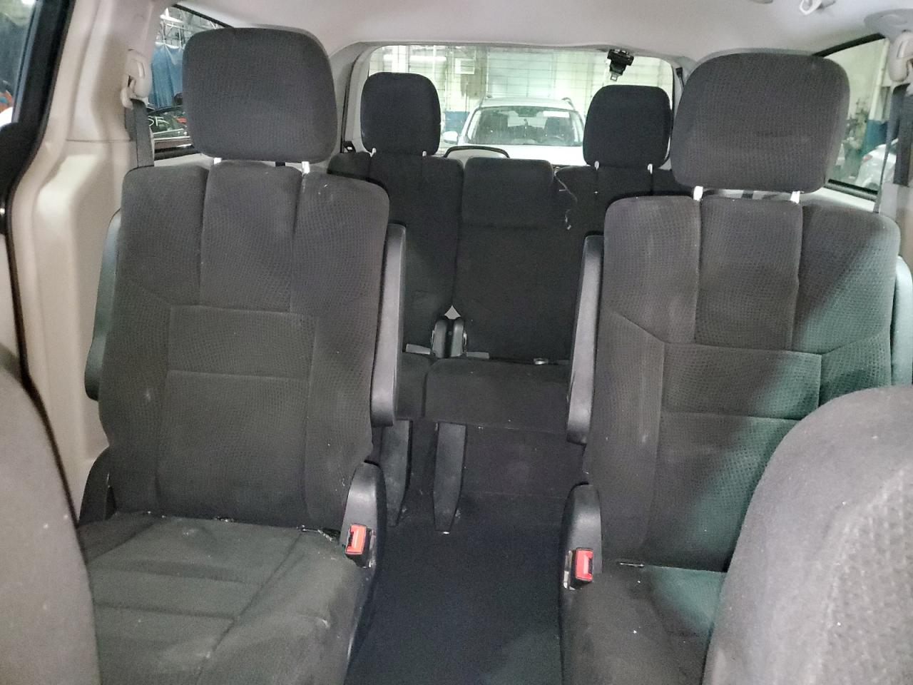 2012 Dodge Caravan - Image 10