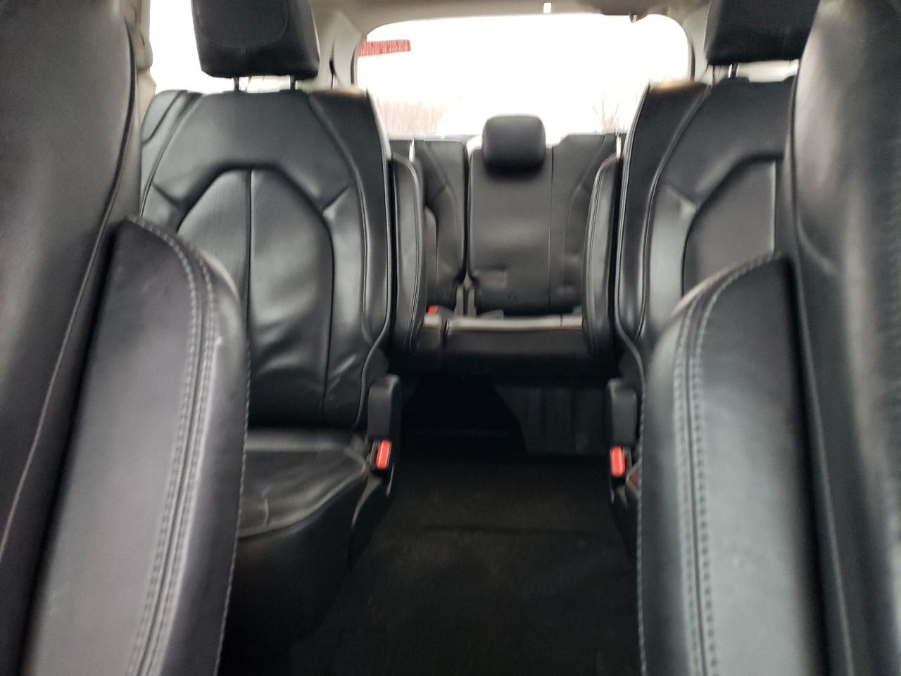 2018 Chrysler Pacifica - Image 10