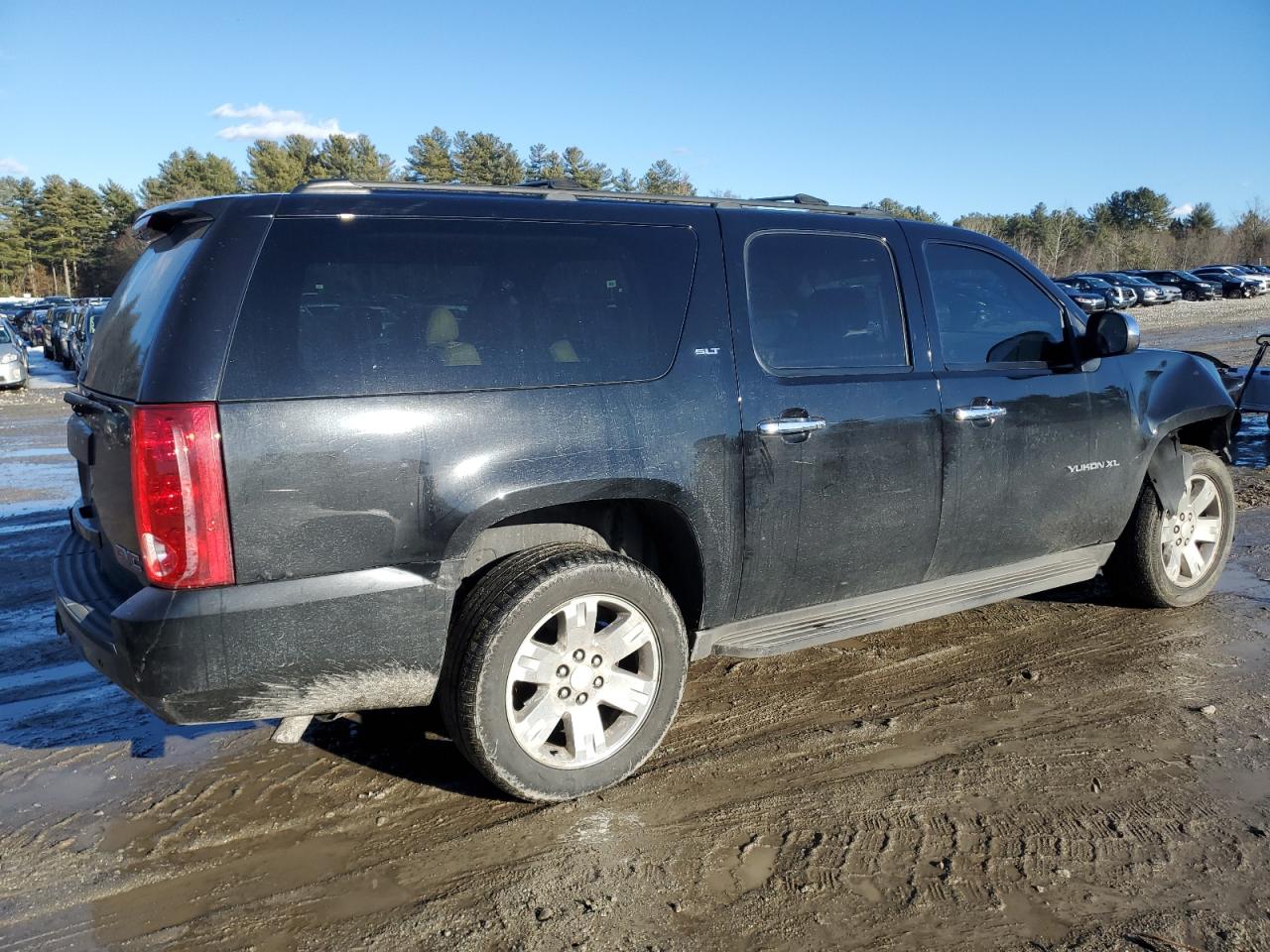 2010 GMC Yukon - Image 3