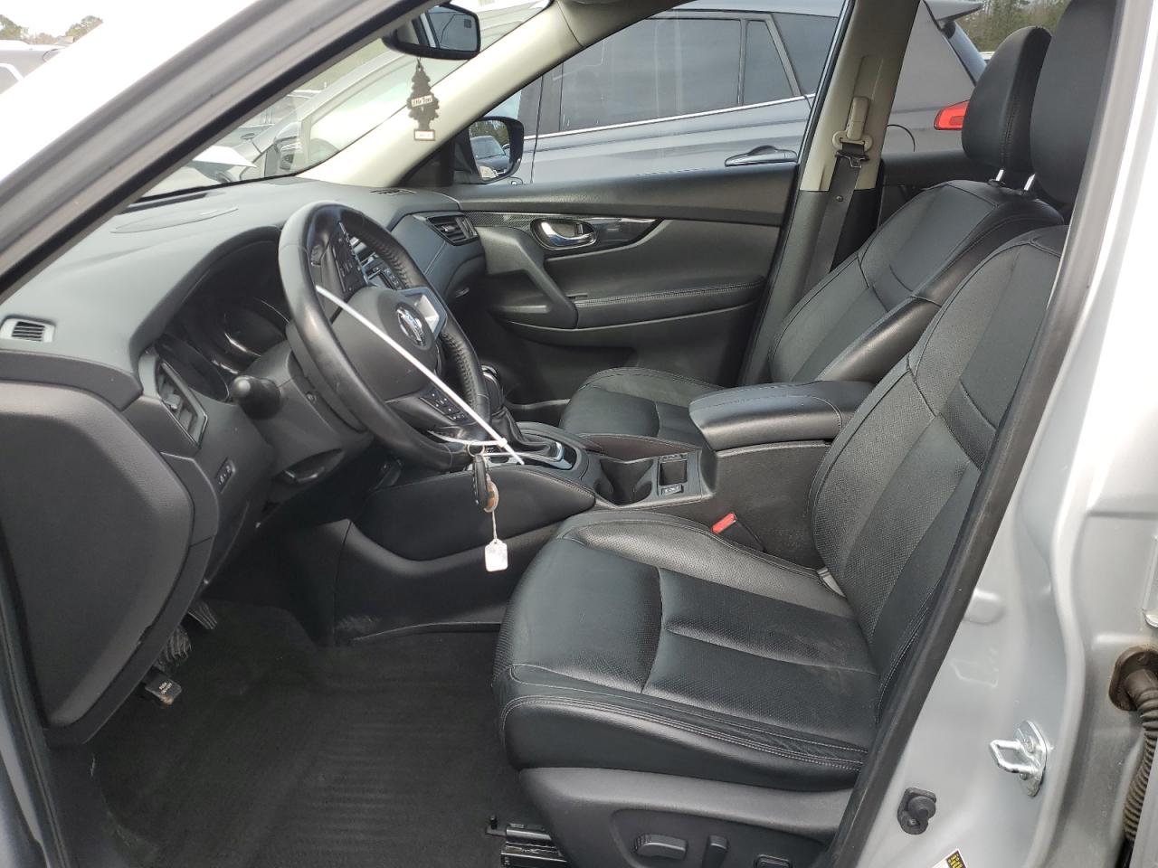 2017 Nissan Rogue - Image 7