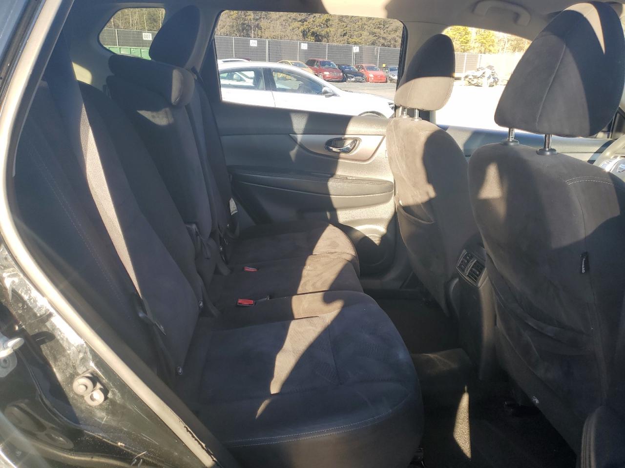 2015 Nissan Rogue - Image 11