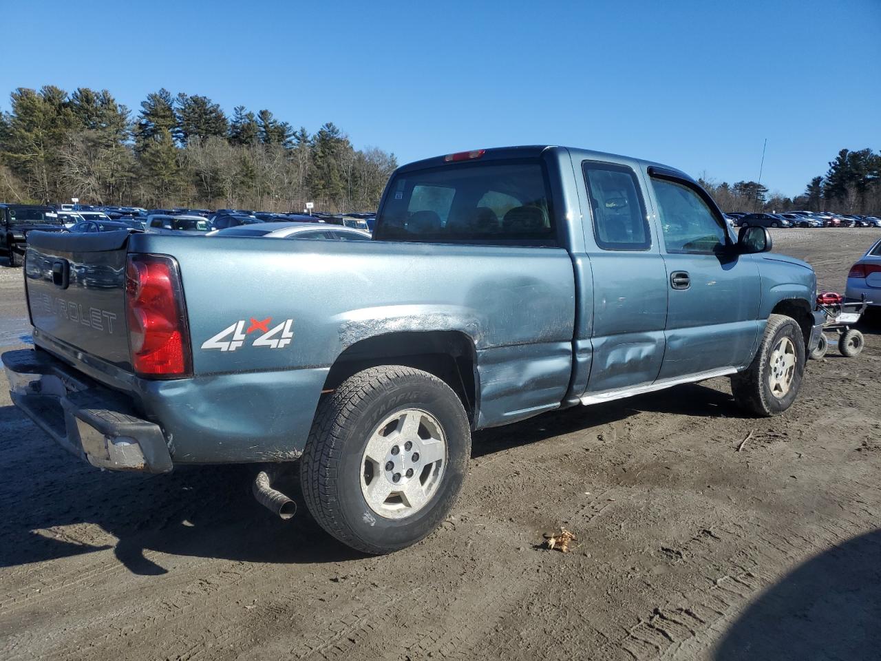 2006 Chevrolet Silverado - Image 3
