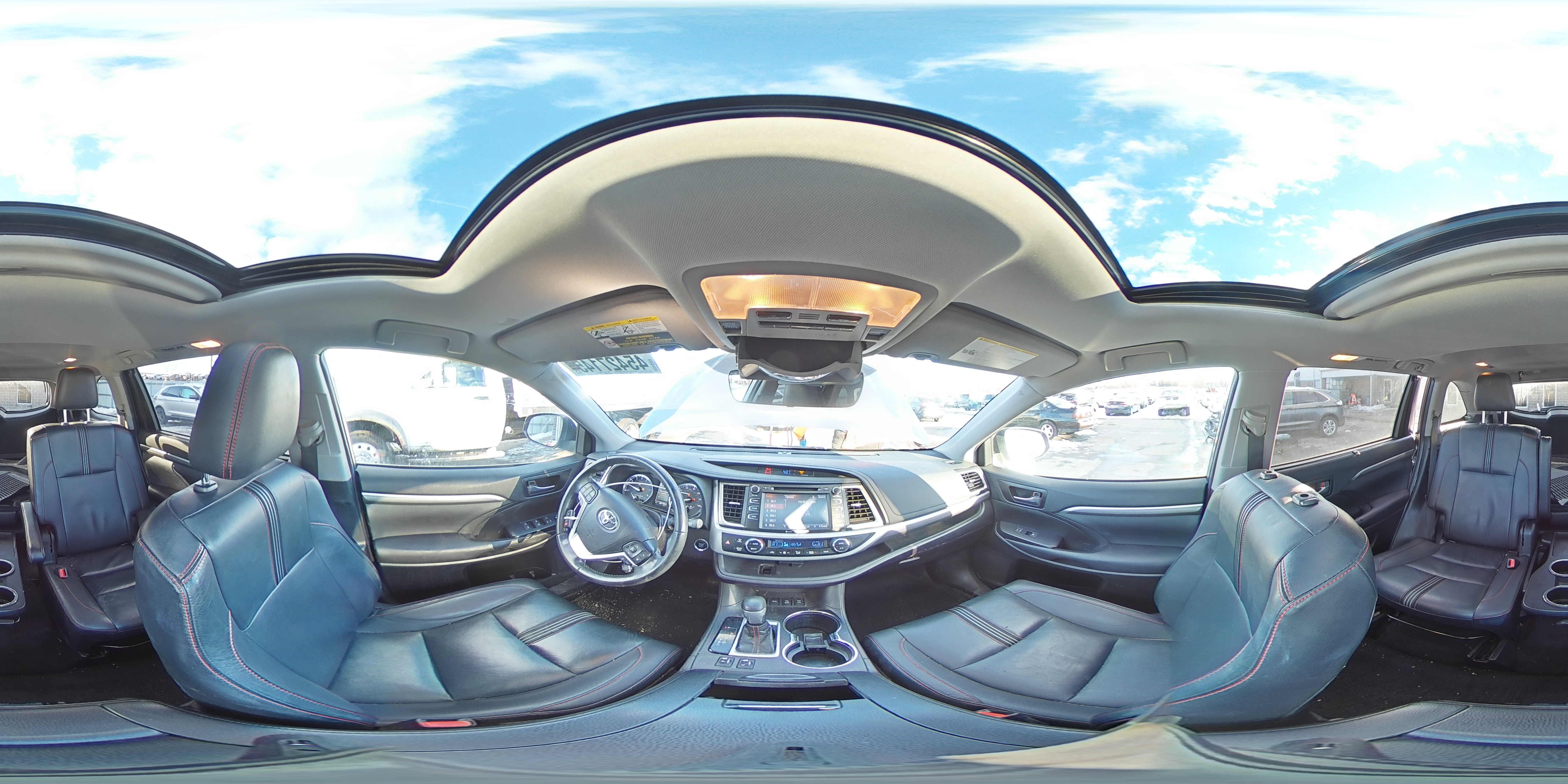 2019 Toyota Highlander - Image 13
