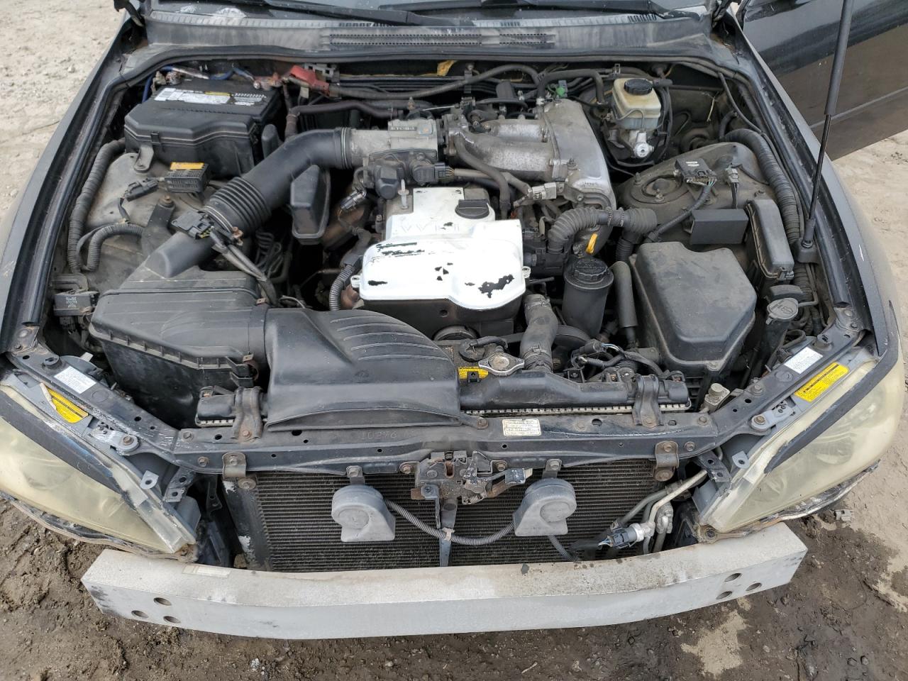2001 Lexus IS - Image 11