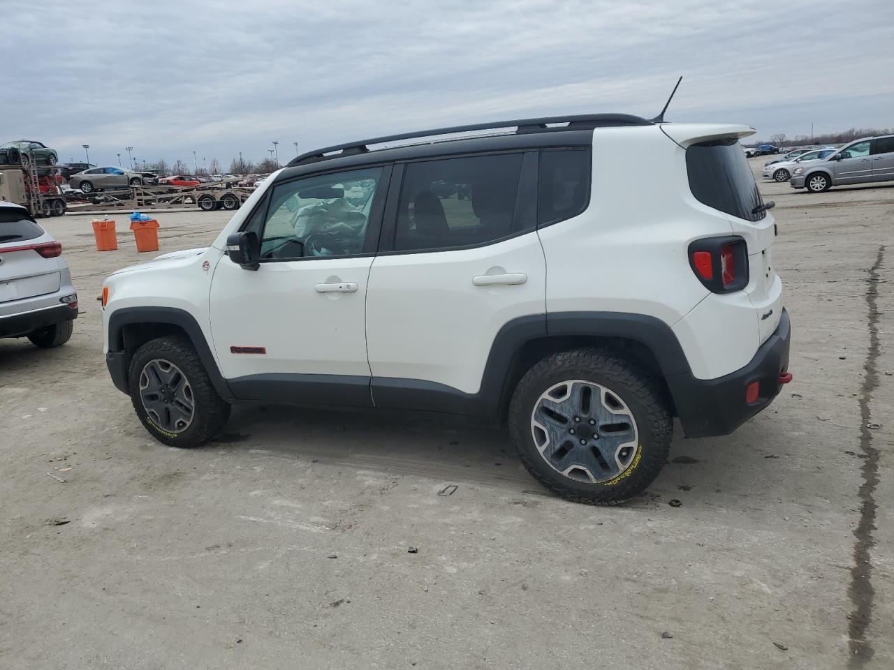 2016 Jeep Renegade - Image 2